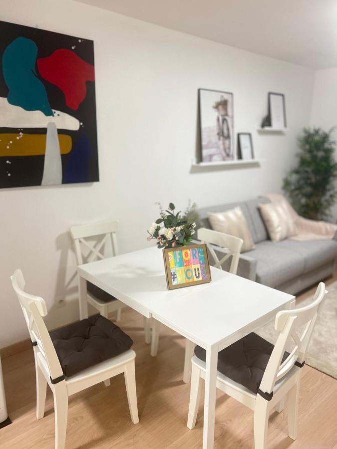 Very Quiet Apartment With Balcony แซงต์-เดอนี ภายนอก รูปภาพ